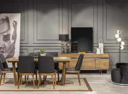 Aesthetically appealing 9-piece dining room set in Italian design